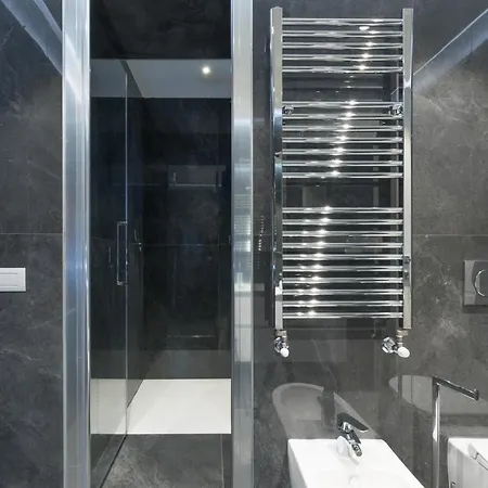 Brera Luxury Apartment Near Duomo With Wifi-3